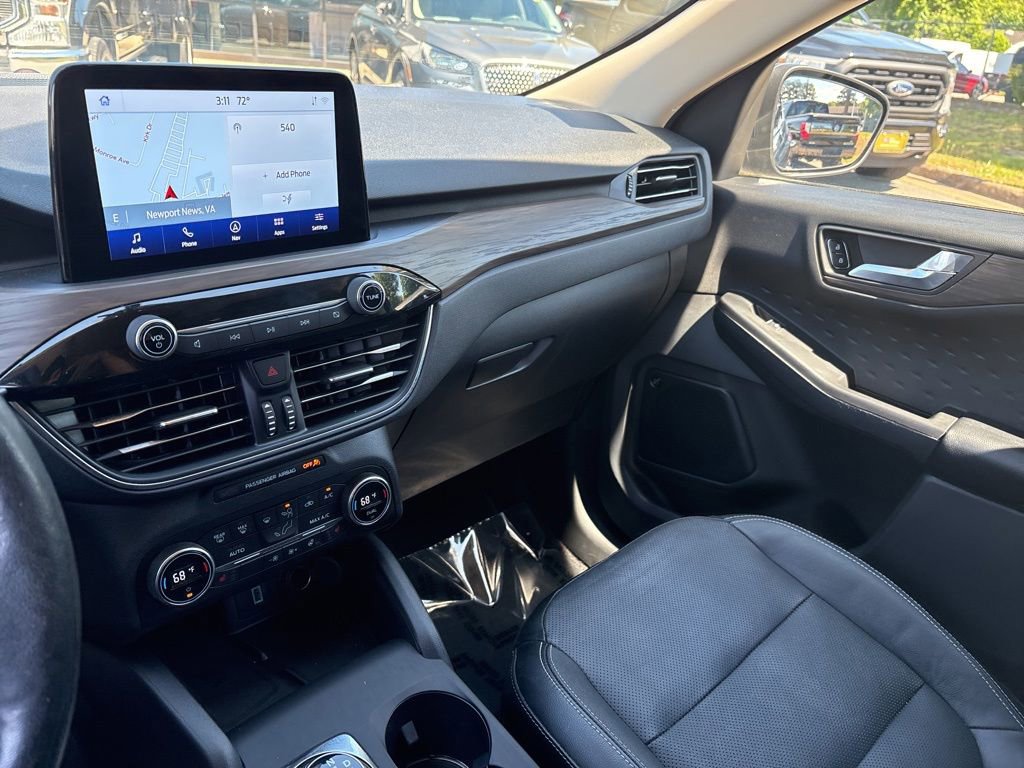 Used 2020 Ford Escape Titanium w/ Titanium Premium Package 2.0 FWD image 20