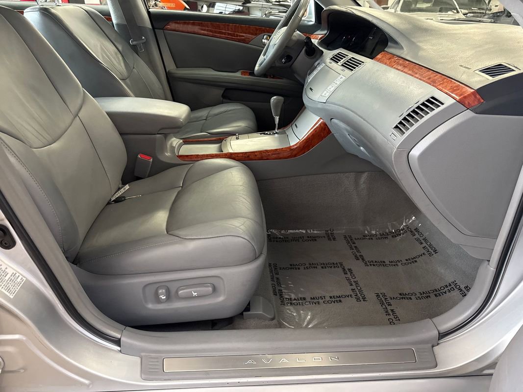 Used 2006 Toyota Avalon XLS image 95