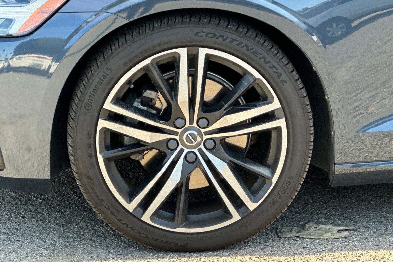 Used 2019 Volvo S60 T5 R-Design image 25