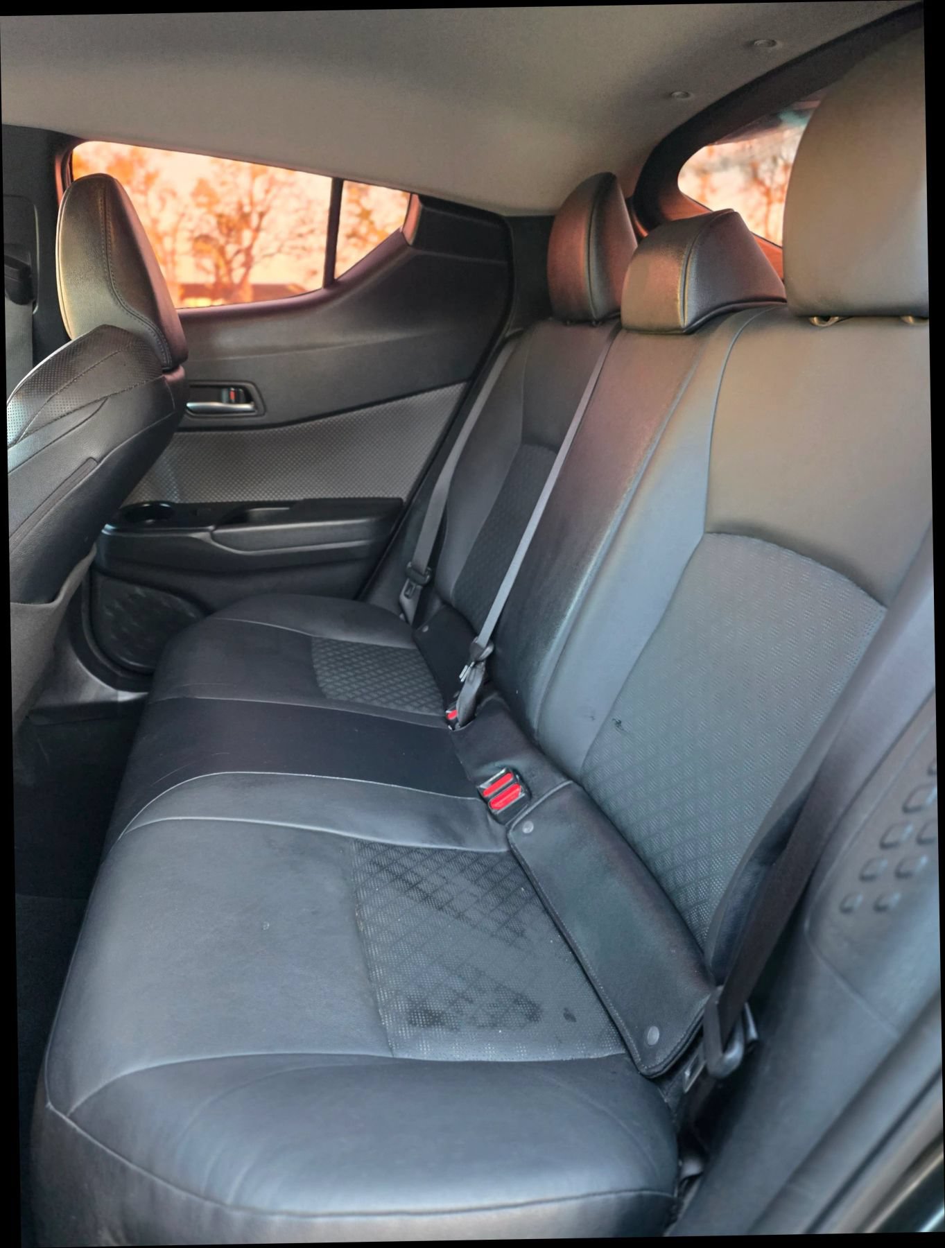 Used 2022 Toyota C-HR Limited FWD image 15