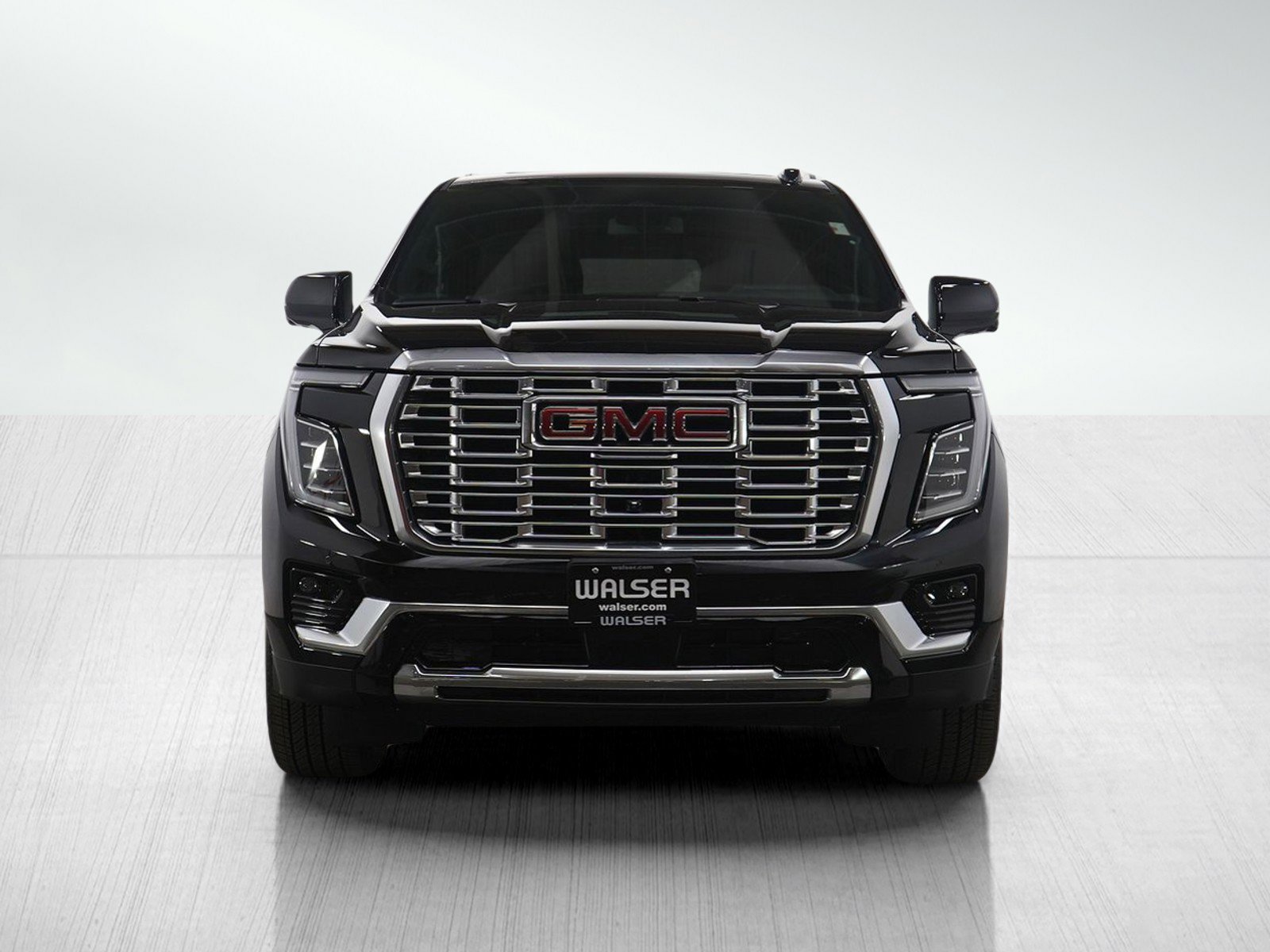 Used 2025 GMC Yukon Denali w/ Sun & Power Step Package image 8