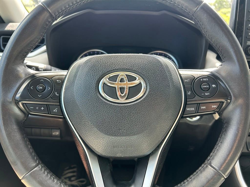 Used 2019 Toyota RAV4 XLE Premium FWD image 23