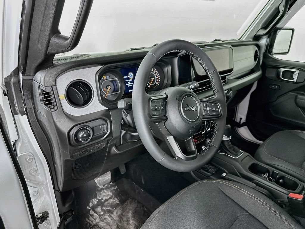 Certified 2026 Jeep Gladiator Sport AWD/4WD image 17