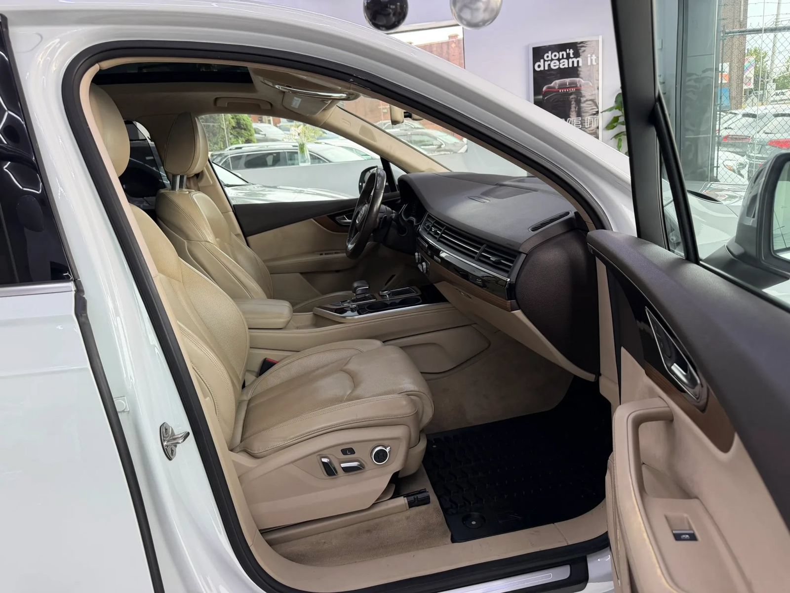 Used 2017 Audi Q7 3.0T Prestige AWD/4WD image 6