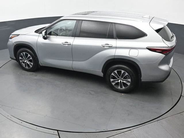 Certified 2024 Toyota Highlander XLE image 50