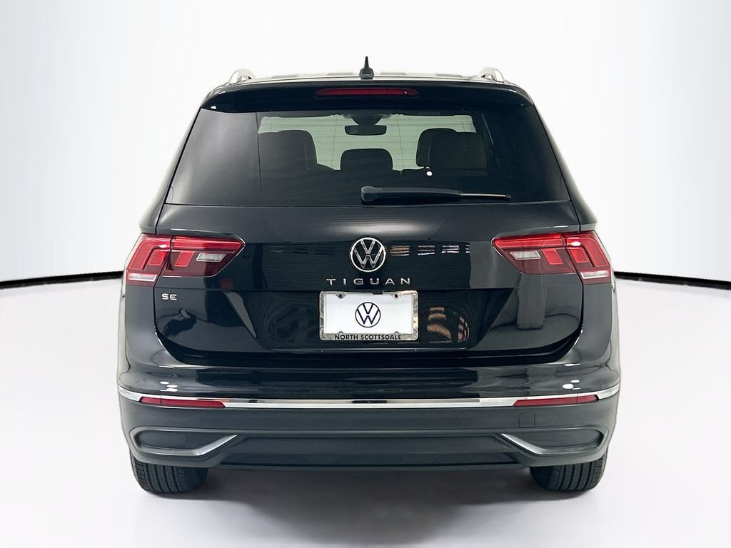Used 2023 Volkswagen Tiguan SE w/ Panoramic Sunroof Package FWD image 6