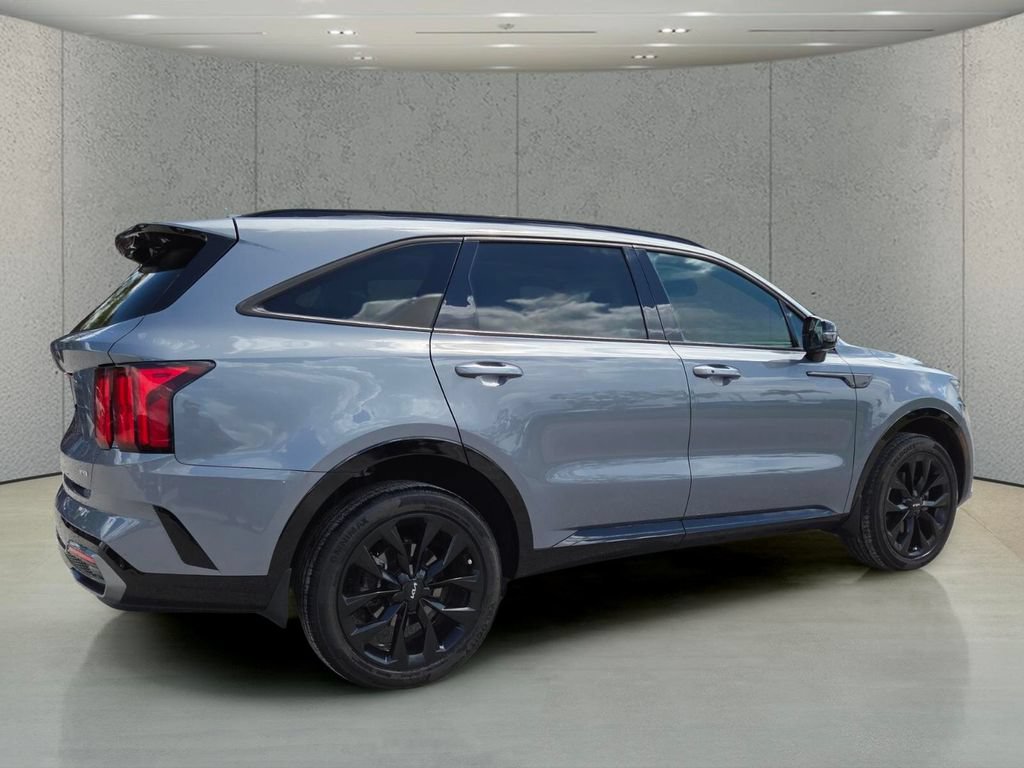 Used 2023 Kia Sorento SX AWD/4WD image 3