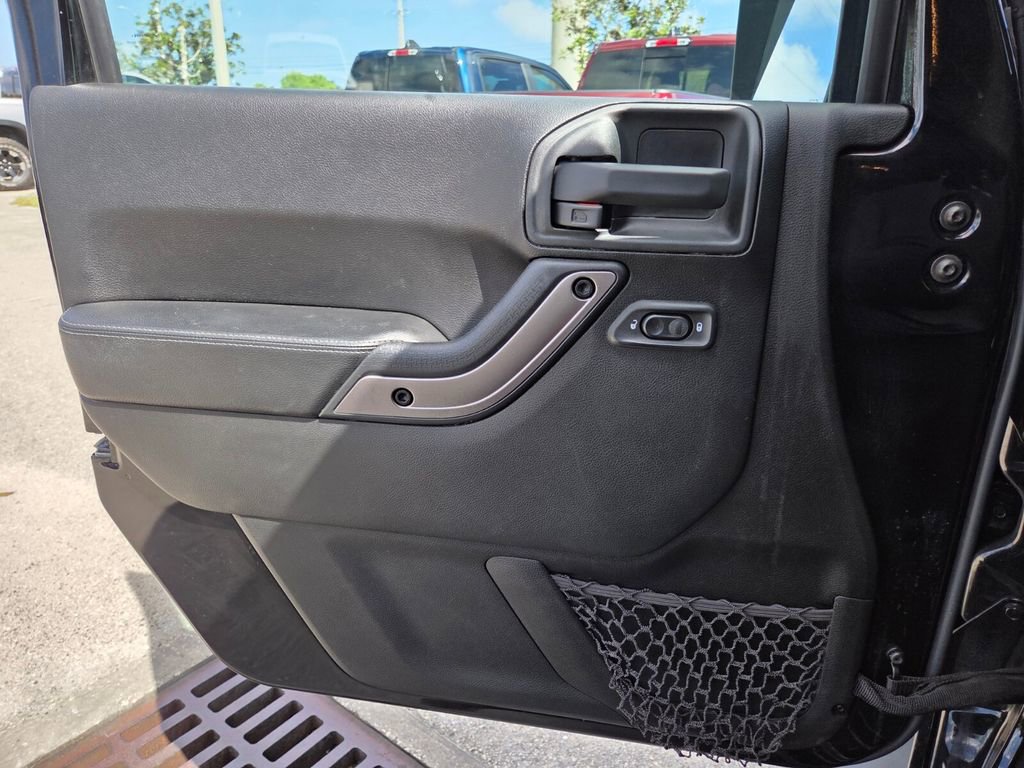 Used 2018 Jeep Wrangler Altitude image 25