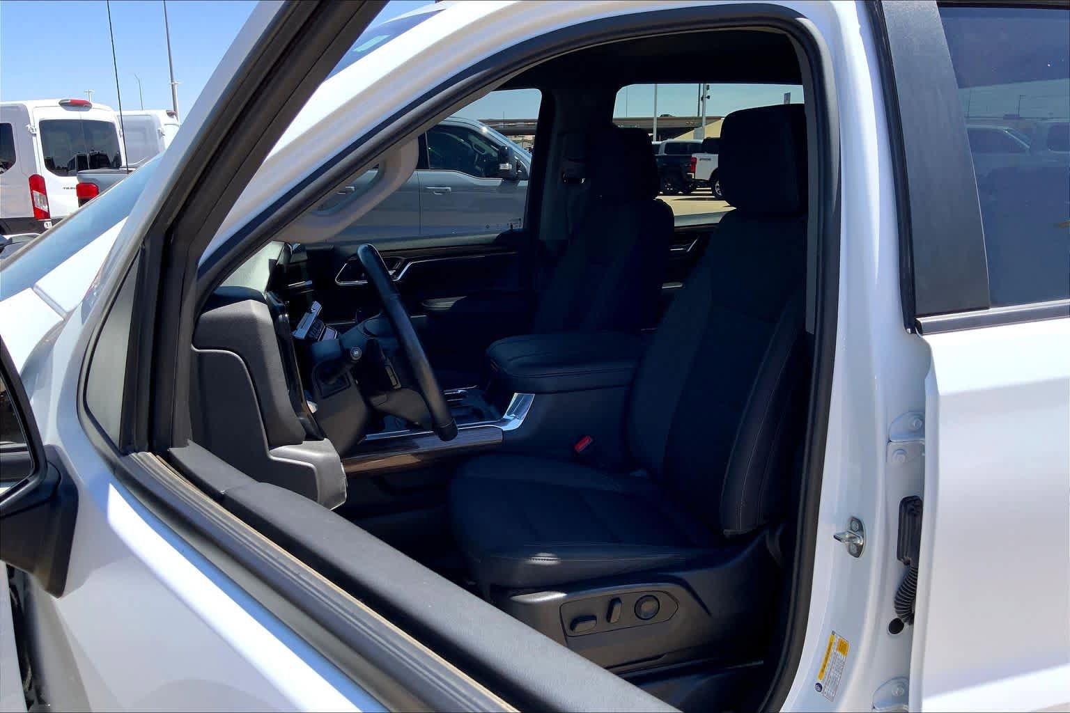 Used 2024 Chevrolet Silverado 1500 LT Trail Boss w/ Protection Package AWD/4WD image 8