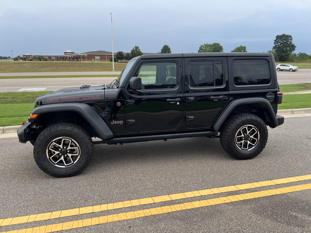 Certified 2025 Jeep Wrangler Unlimited Rubicon w/ Convenience Group AWD/4WD image 7