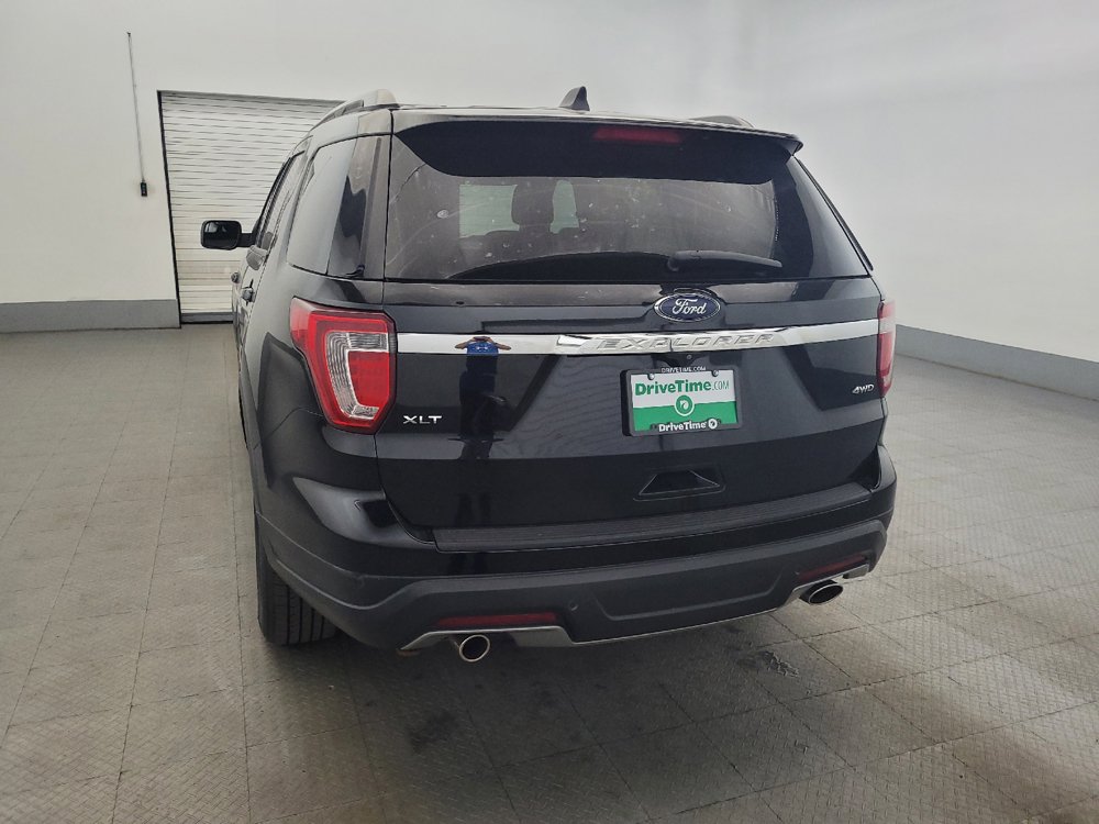 Used 2018 Ford Explorer XLT AWD/4WD image 6