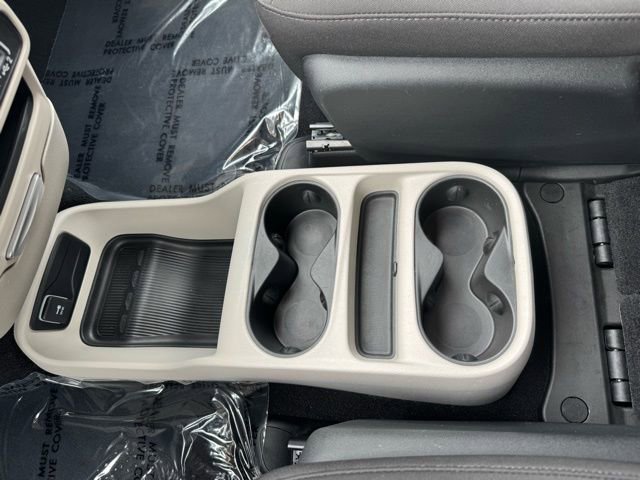 Used 2023 Chrysler Voyager LX image 18