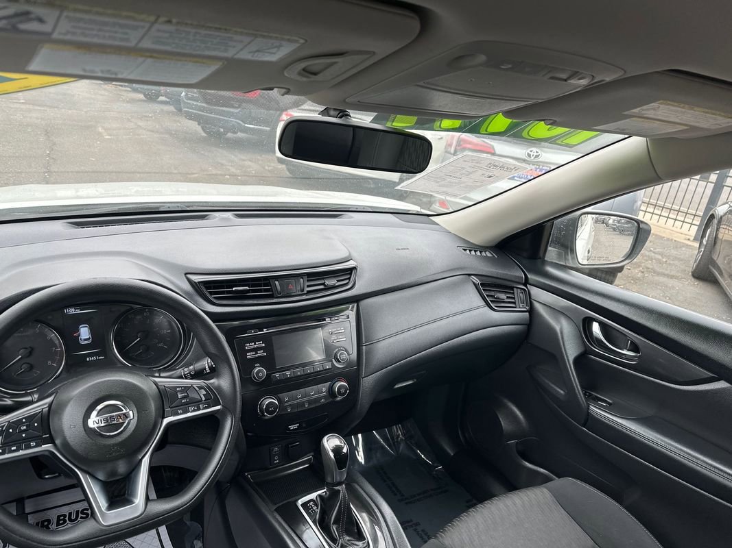 Used 2017 Nissan Rogue S image 18