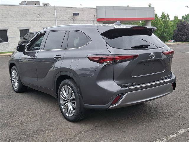 Certified 2024 Toyota Highlander Platinum AWD/4WD image 23