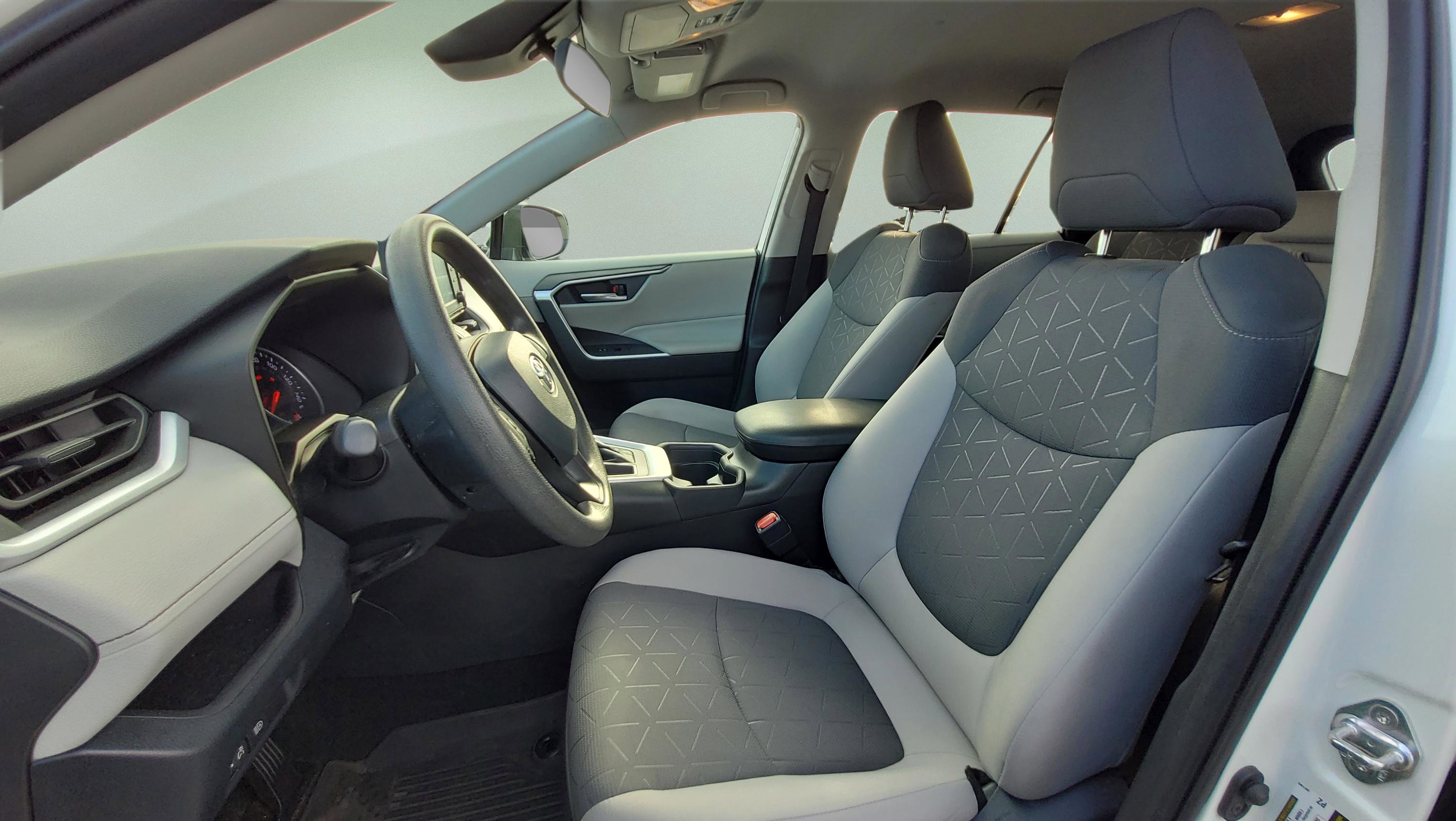 Used 2020 Toyota RAV4 XLE image 26