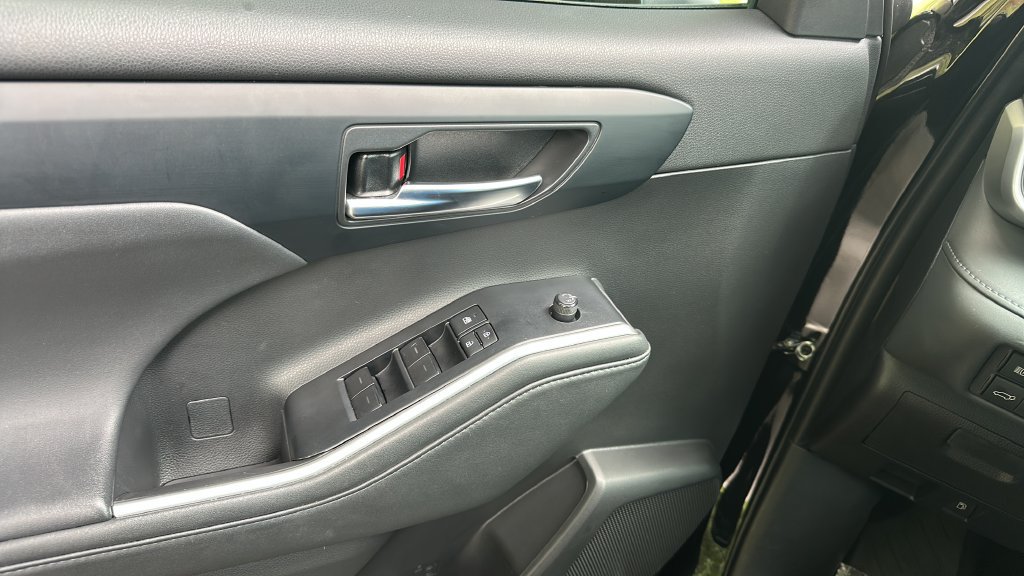 Used 2022 Toyota Highlander XSE FWD image 20