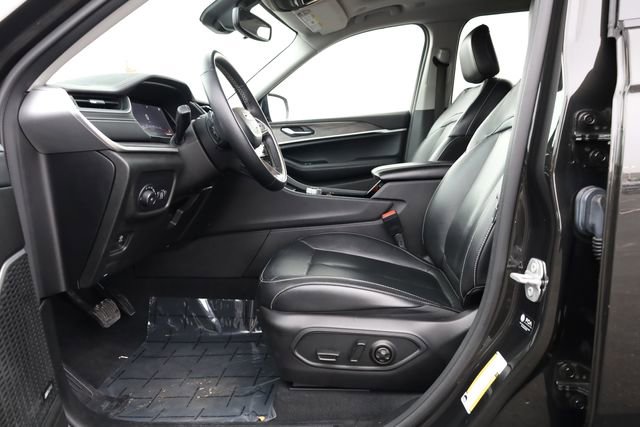 Used 2022 Jeep Grand Cherokee L Limited image 11