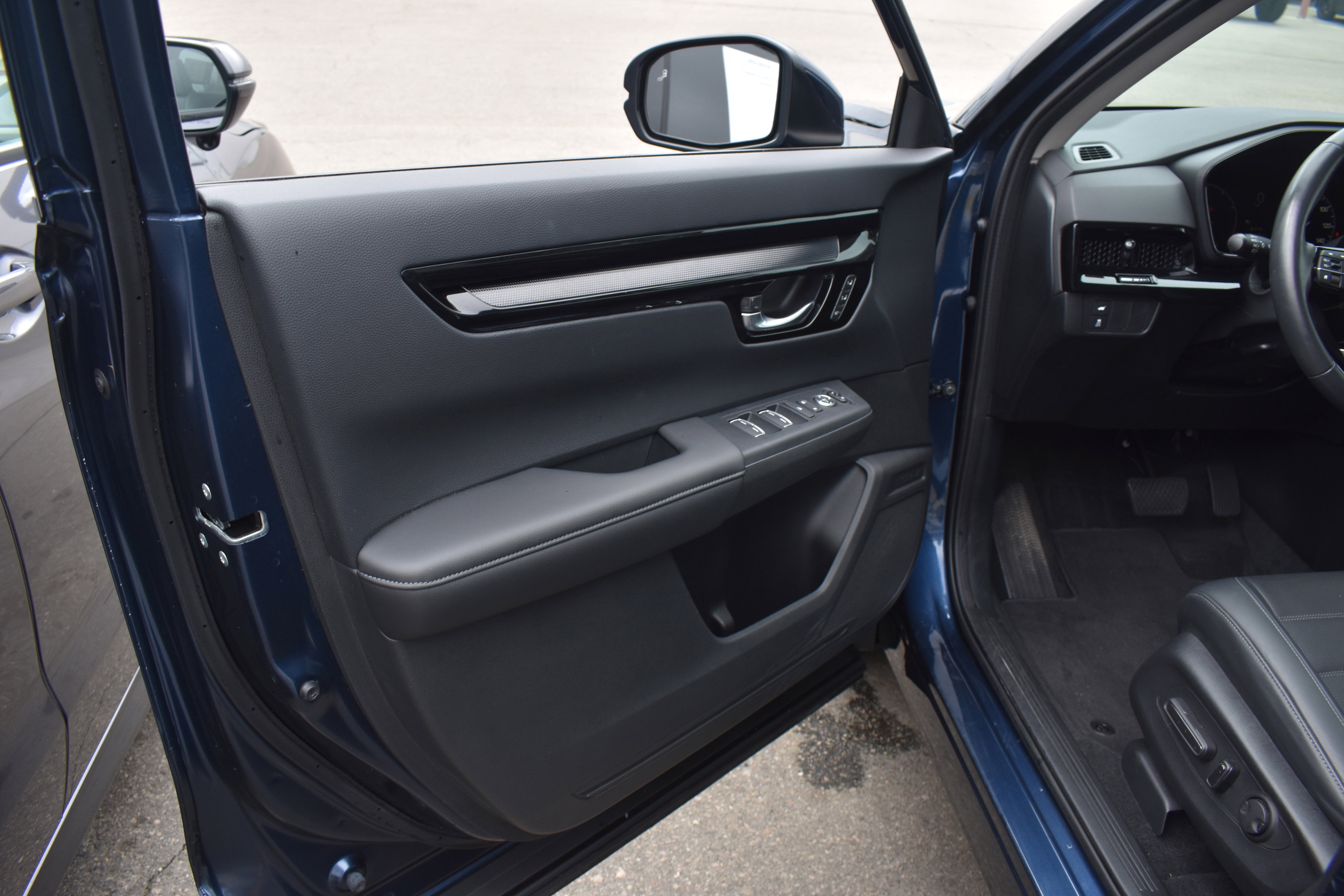 Used 2024 Honda CR-V EX-L image 23