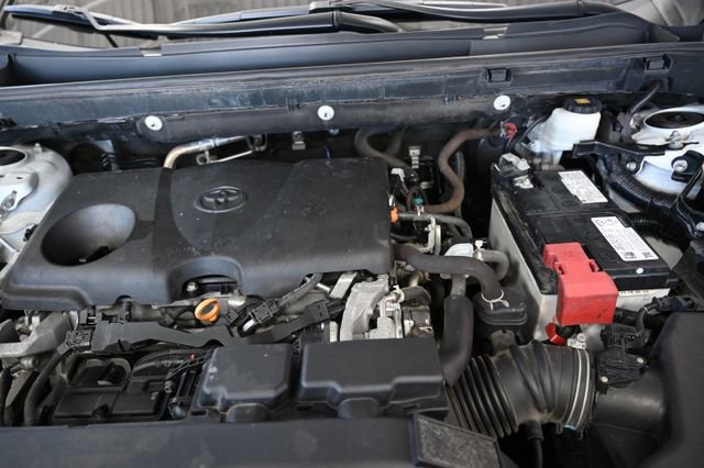 Used 2021 Toyota RAV4 XLE w/ Convenience Package AWD/4WD image 33