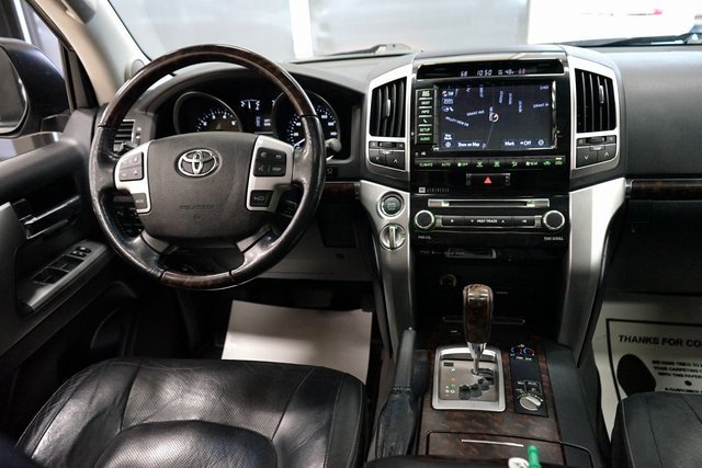 Used 2013 Toyota Land Cruiser image 13