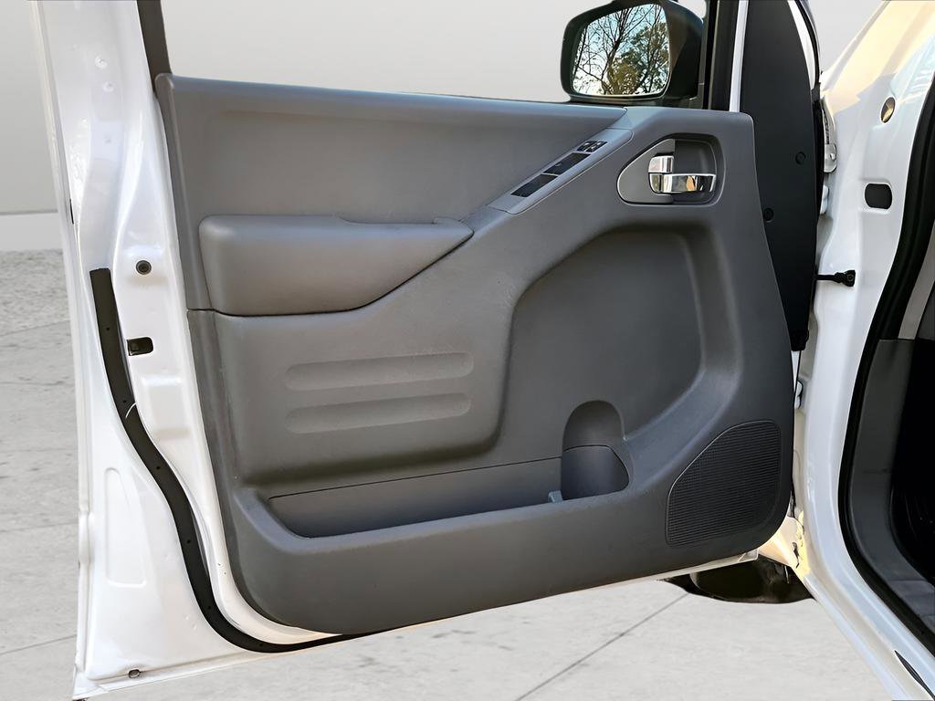 Used 2021 Nissan Frontier SV image 22