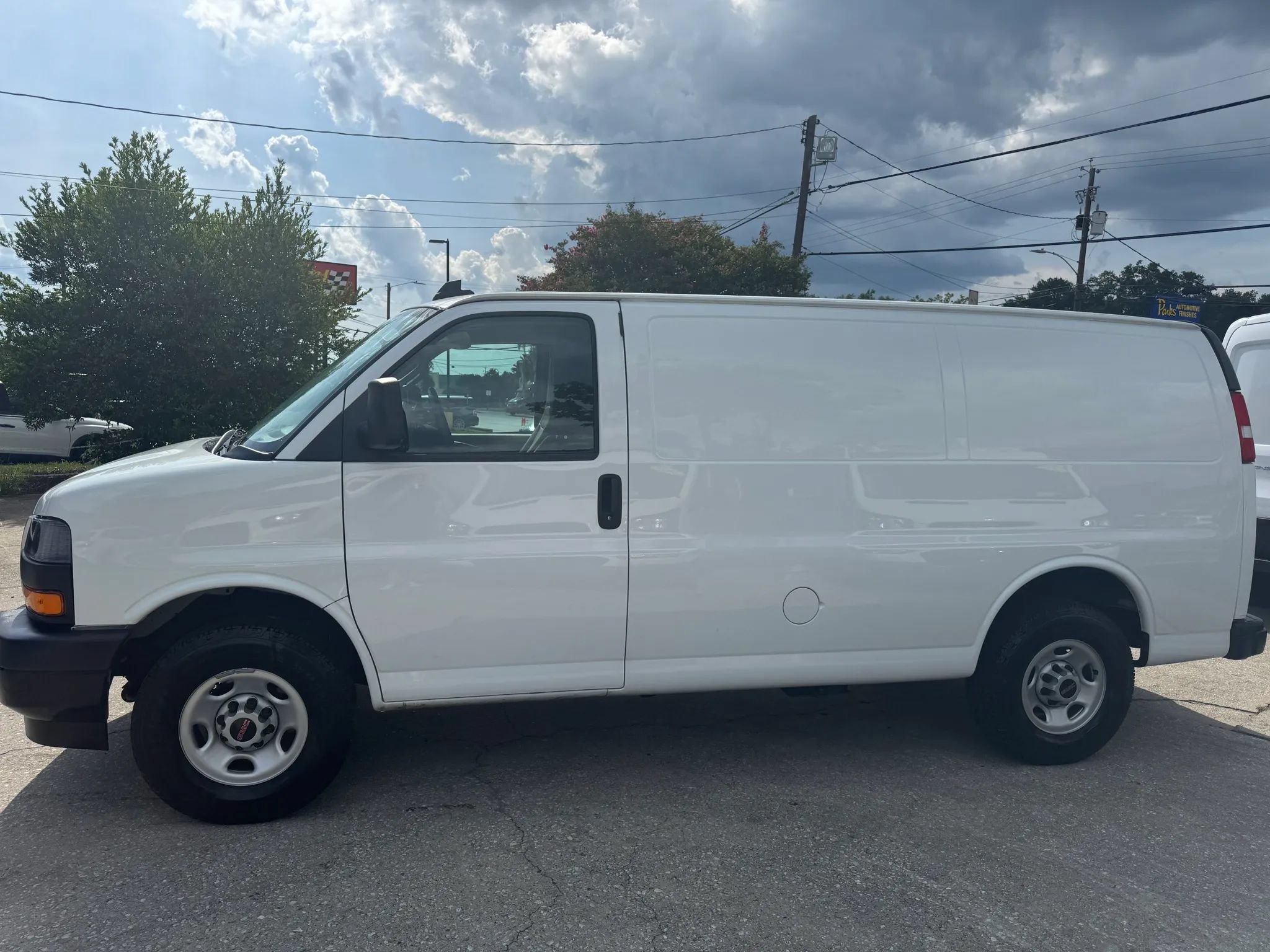 Used 2023 GMC Savana 3500 w/ Driver Convenience Package RWD image 7
