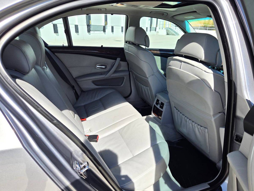 Used 2008 BMW 550i Sedan RWD image 15