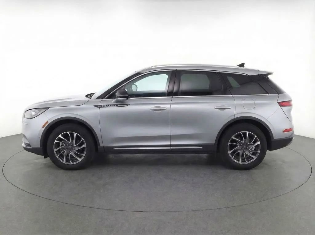 Used 2022 Lincoln Corsair Standard w/ Equipment Group 101A image 6