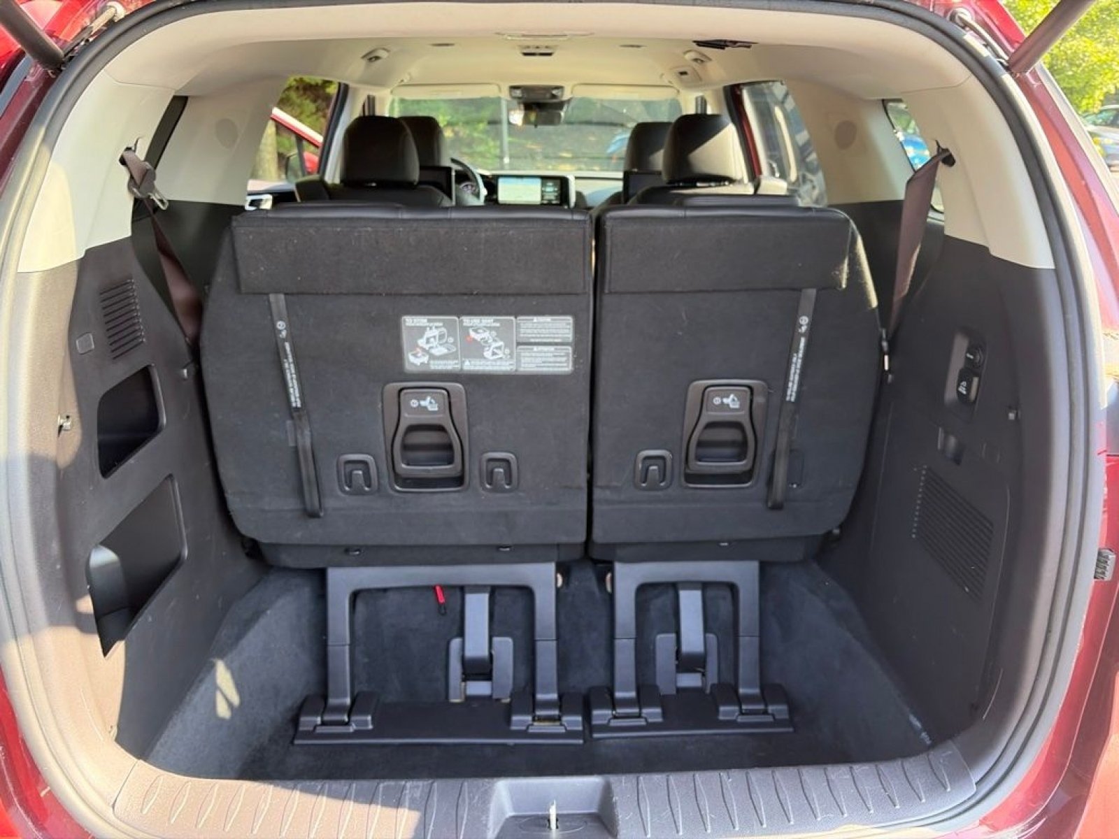 Used 2022 Kia Carnival SX FWD image 20