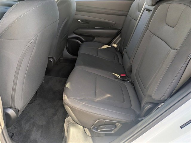 Certified 2025 Hyundai Tucson SE image 32
