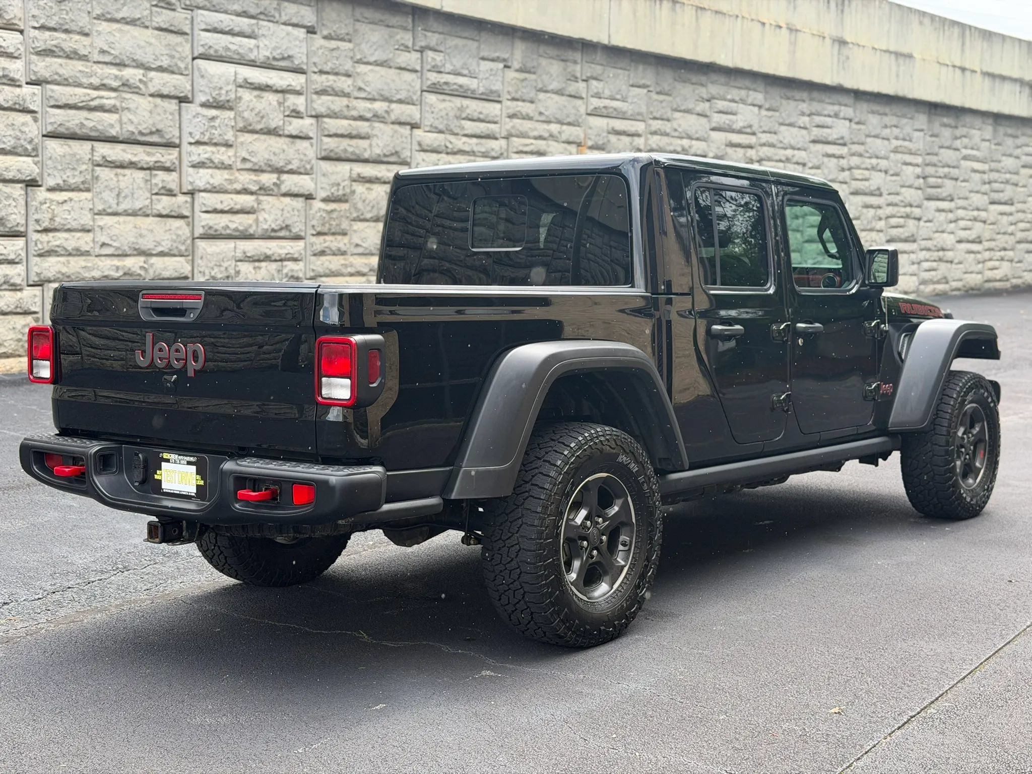 Used 2023 Jeep Gladiator Rubicon w/ Cold Weather Group AWD/4WD image 7