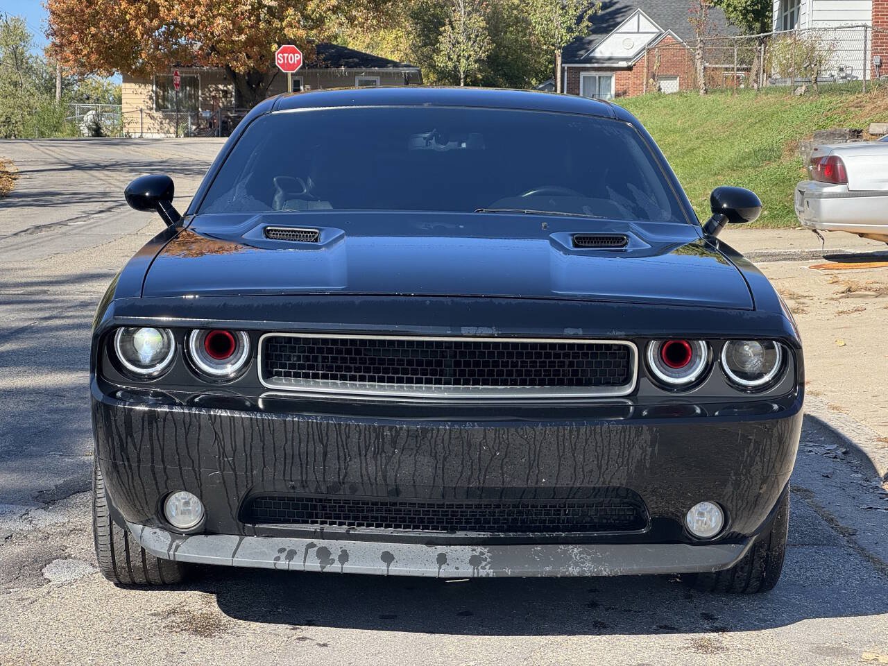 Used 2012 Dodge Challenger SXT Plus RWD image 3