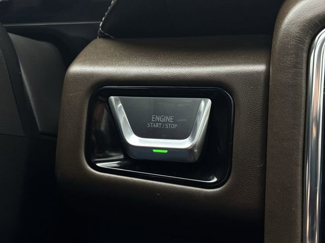 Used 2025 GMC Yukon Denali Ultimate w/ LPO, Floor Liner Package image 17