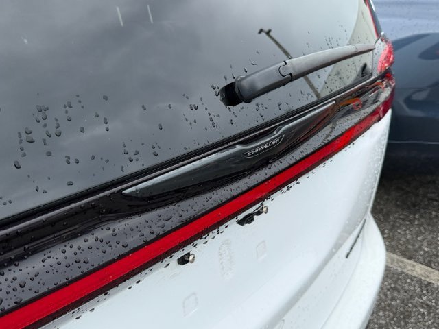Used 2026 Chrysler Pacifica Limited w/ S Appearance Package FWD image 9