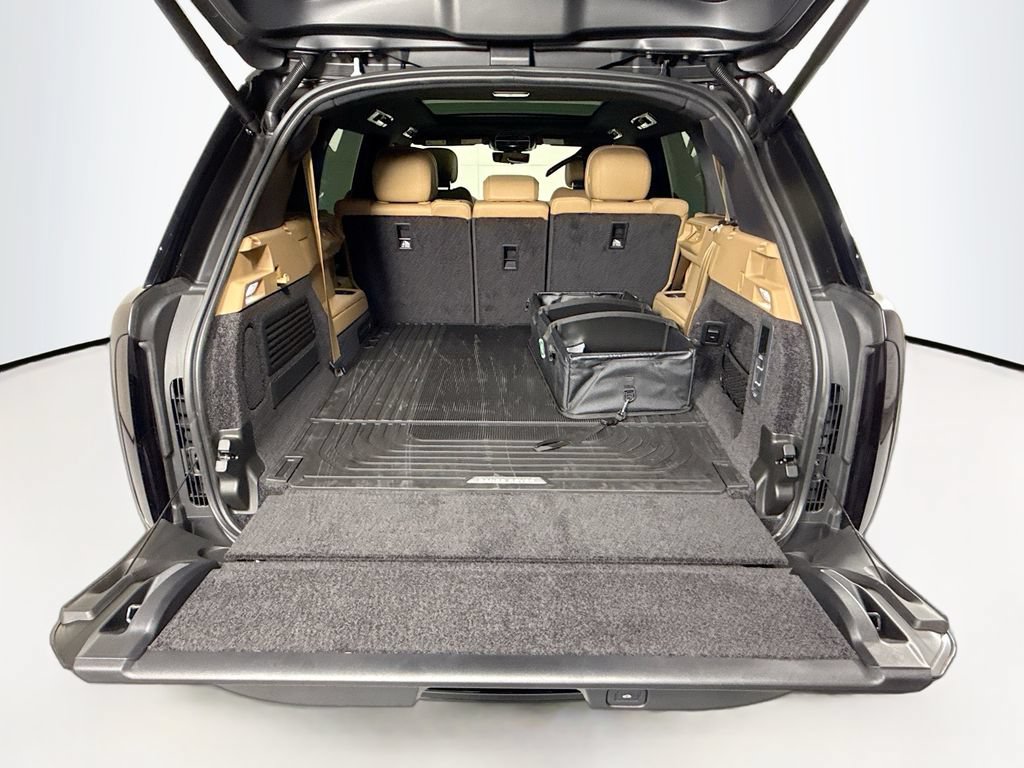 New 2026 Land Rover Range Rover Long Wheelbase SE AWD/4WD image 29