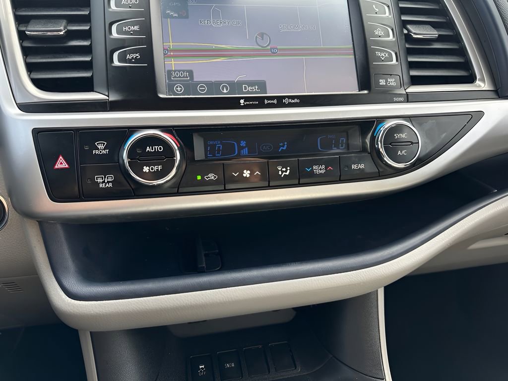 Used 2018 Toyota Highlander XLE image 21