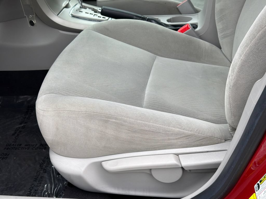 Used 2012 Toyota Corolla LE FWD image 17