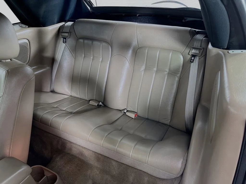 Used 2002 Chrysler Sebring LXi image 24