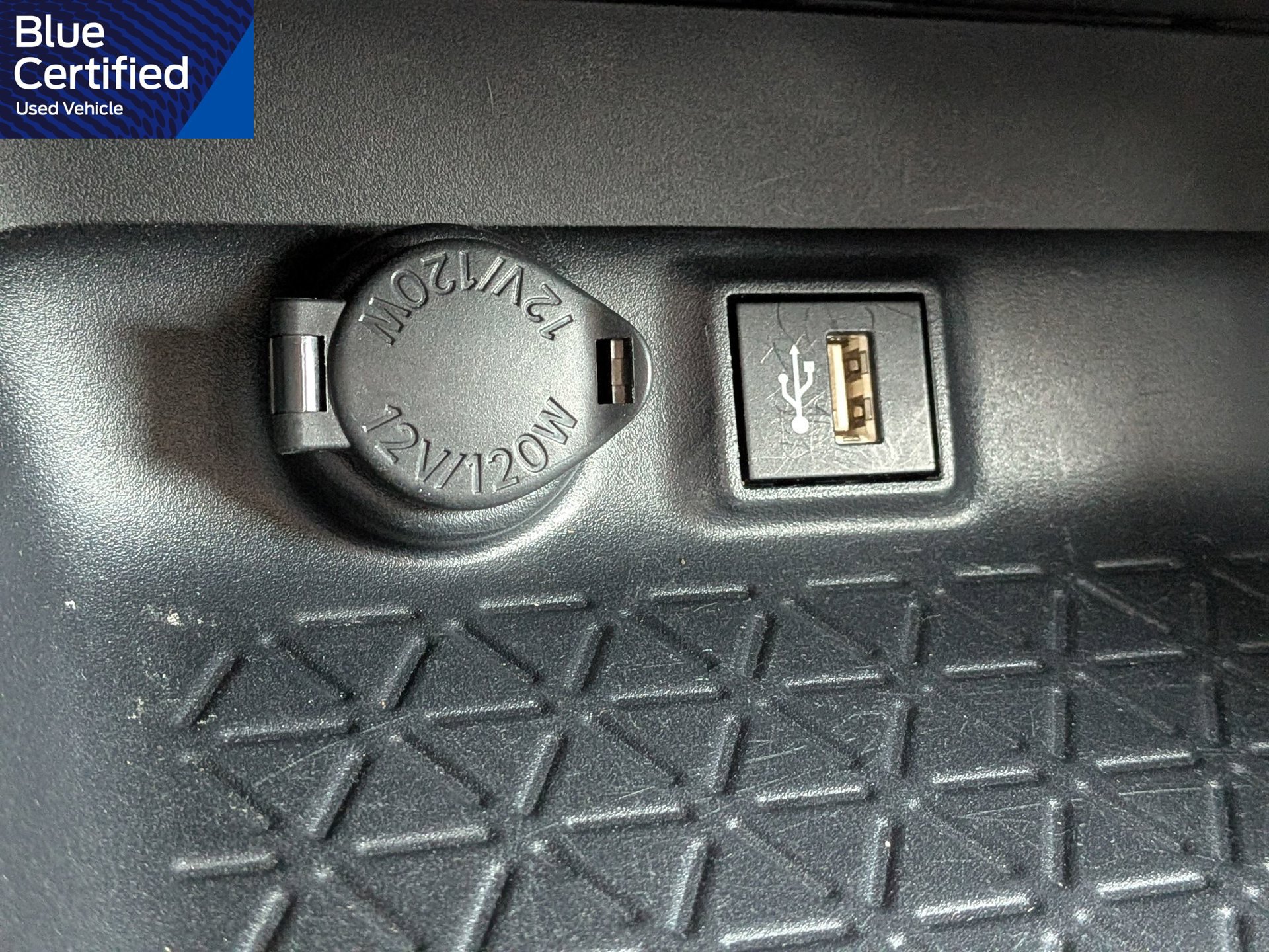 Used 2025 Toyota RAV4 XLE FWD image 25