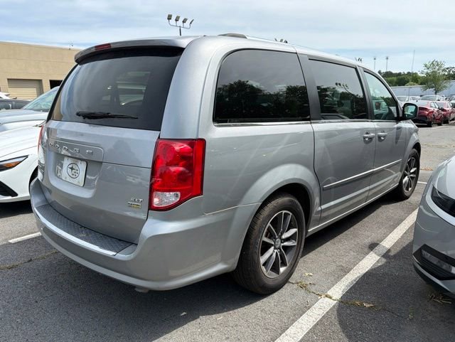 Used 2017 Dodge Grand Caravan SXT FWD image 6