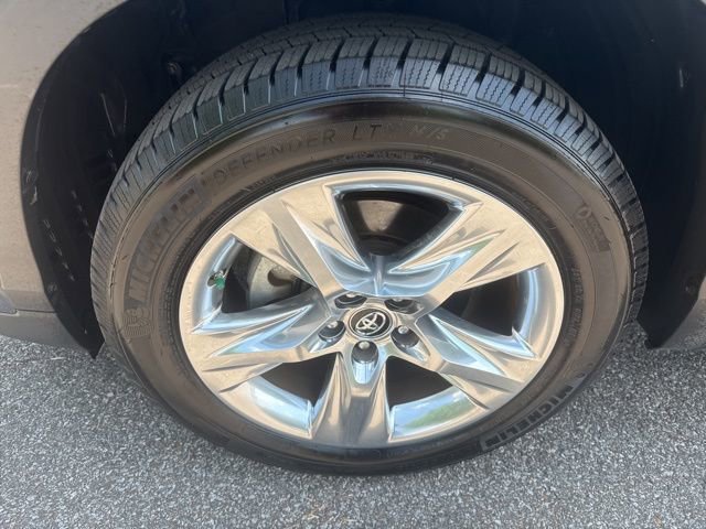 Used 2017 Toyota Highlander Limited FWD image 12