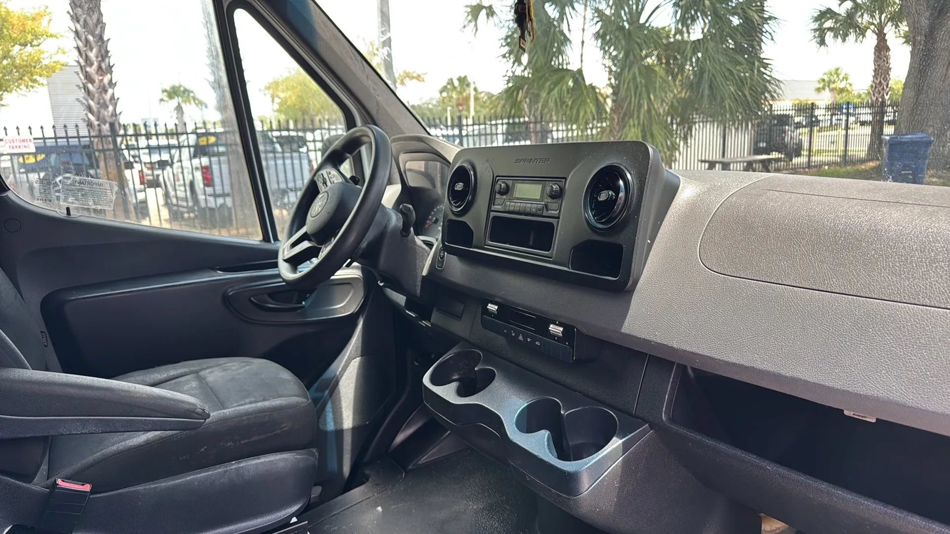 Used 2021 Freightliner Sprinter 2500 RWD image 12