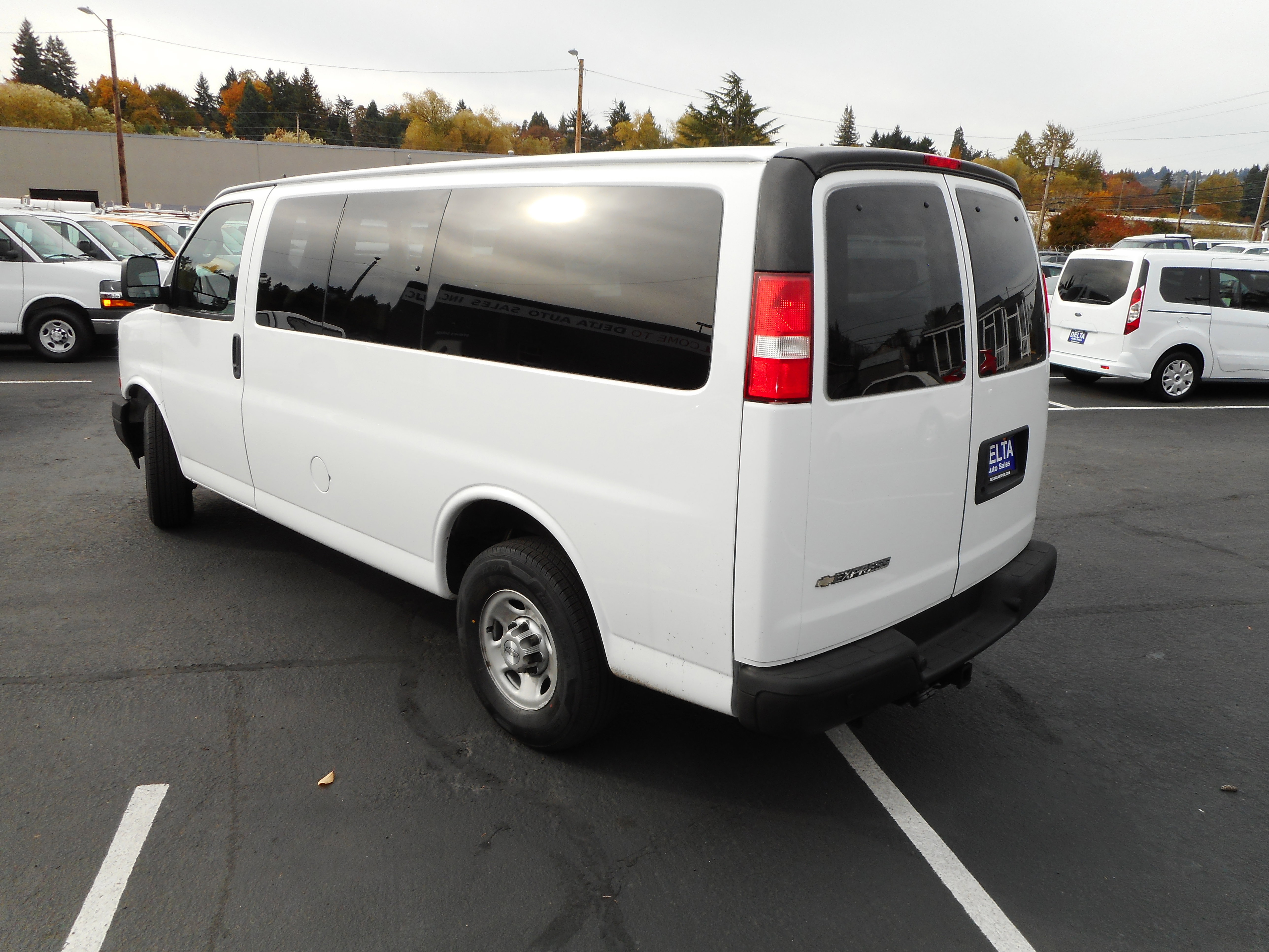 Used 2017 Chevrolet Express 2500 LS RWD image 11