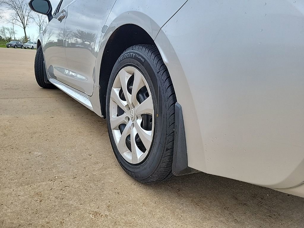 Used 2025 Toyota Corolla LE image 17