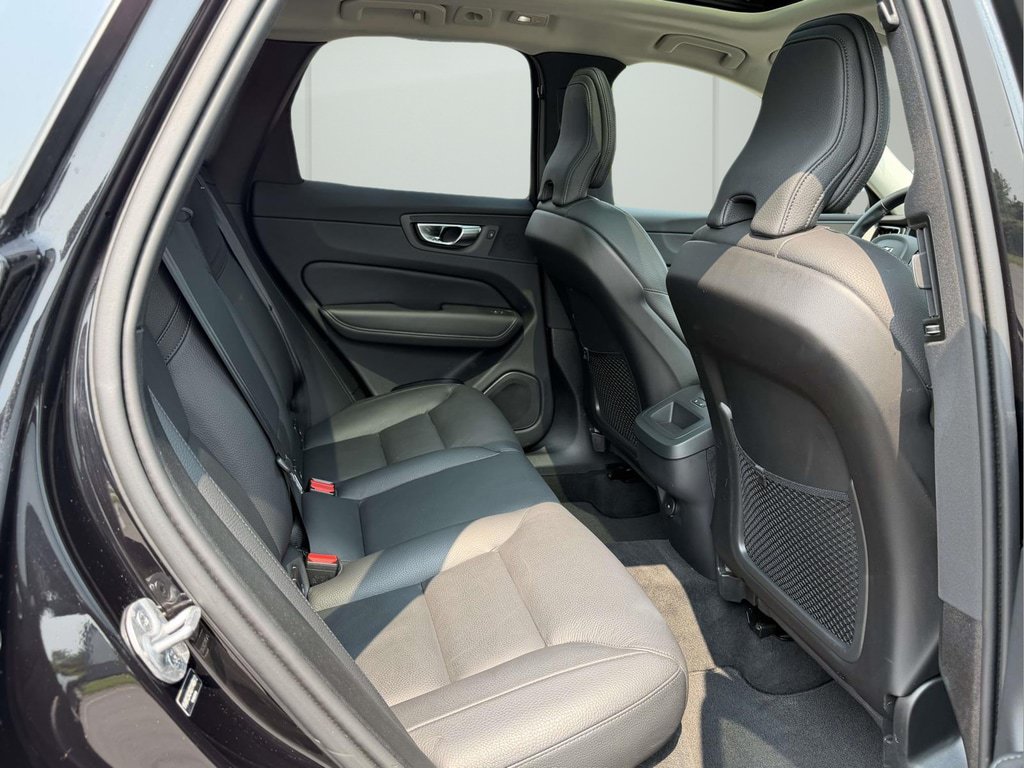 Used 2025 Volvo XC60 B5 Plus AWD/4WD image 12