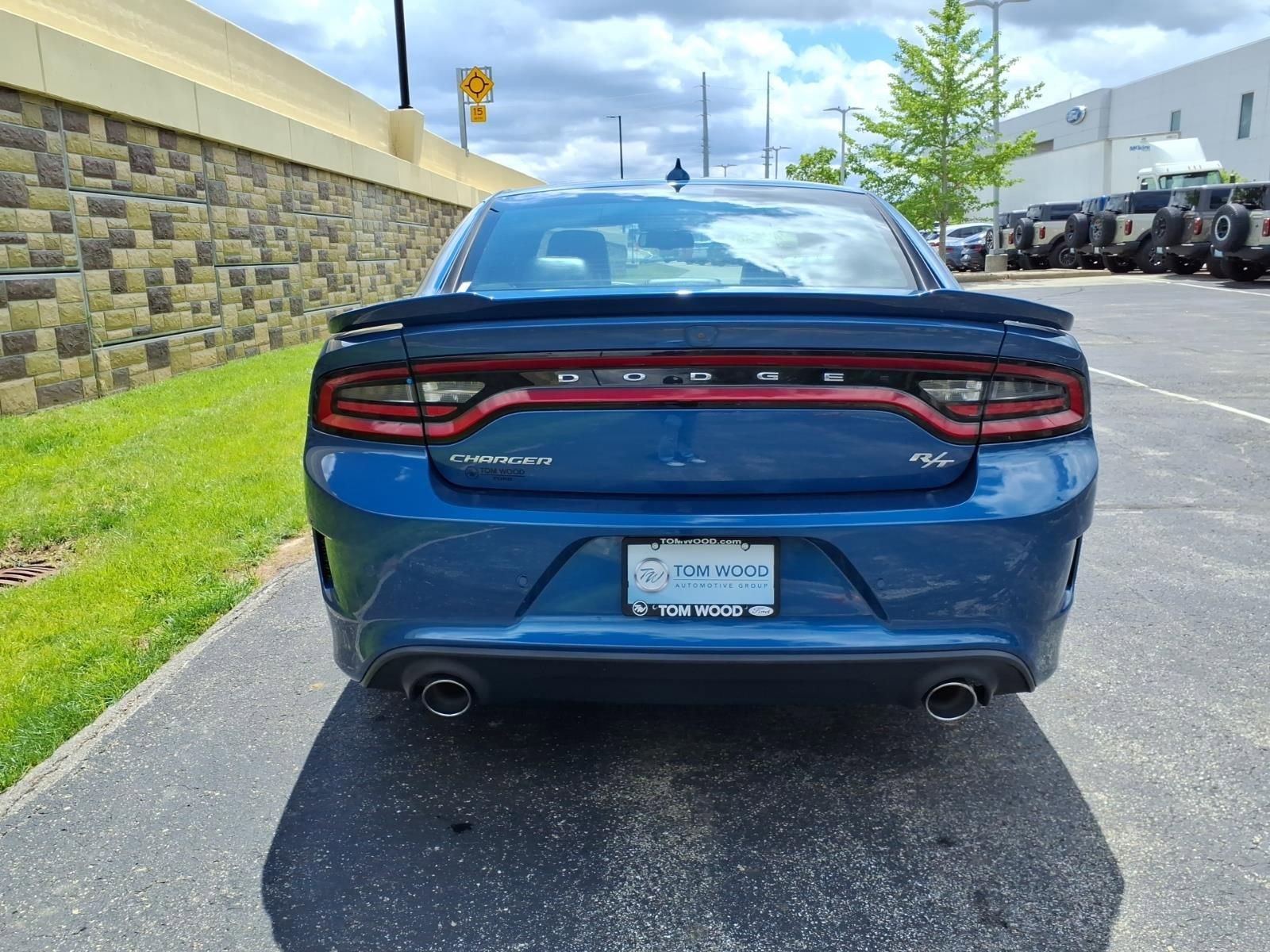 Used 2020 Dodge Charger R/T w/ Plus Group RWD image 9