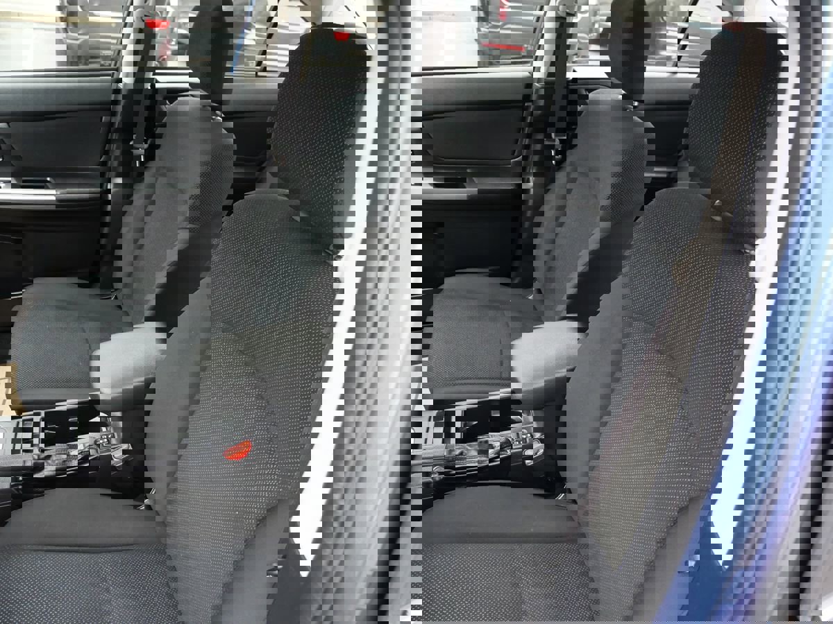 Used 2015 Subaru Impreza 2.0i Premium image 9