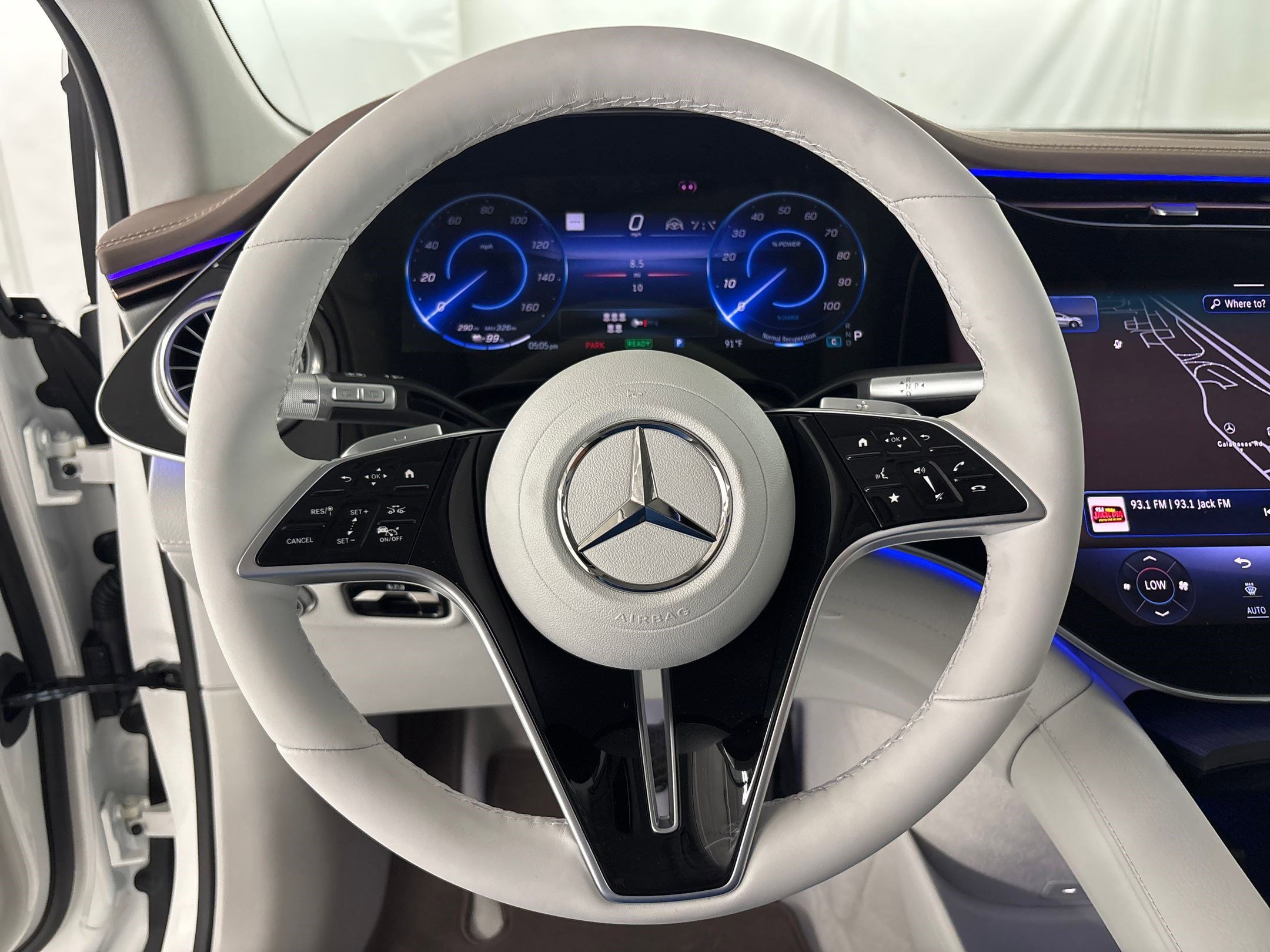 New 2026 Mercedes-Benz EQS 400 4MATIC SUV image 16