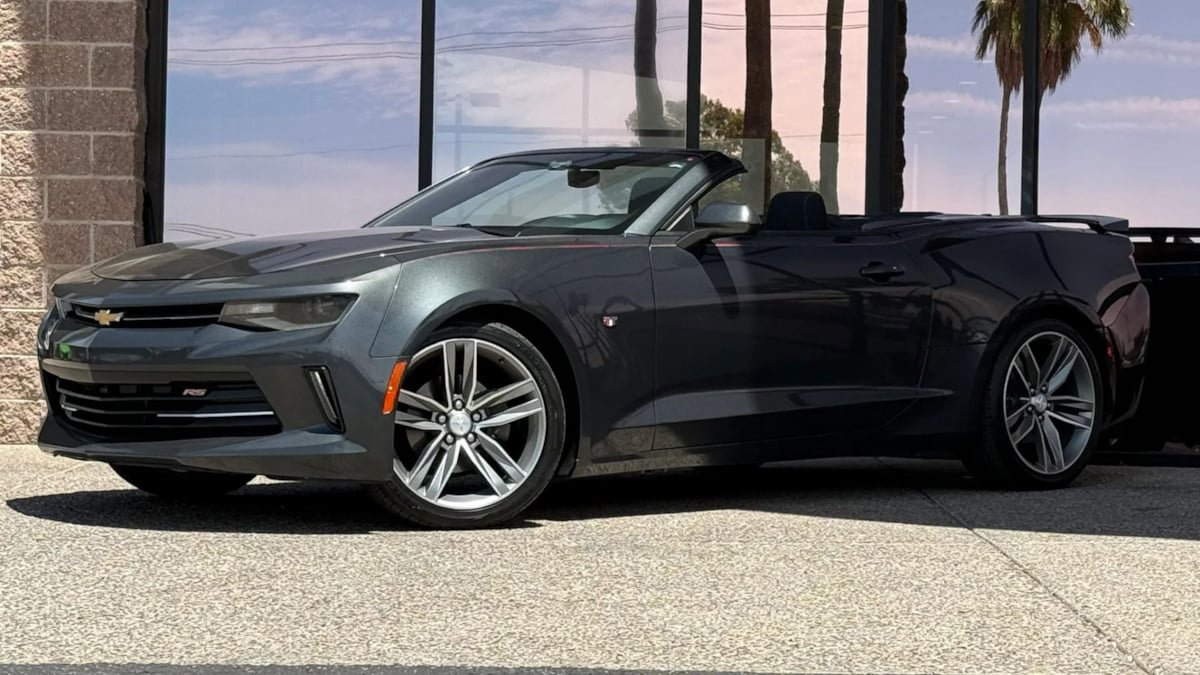 Used 2016 Chevrolet Camaro LT w/ RS Package RWD image 30