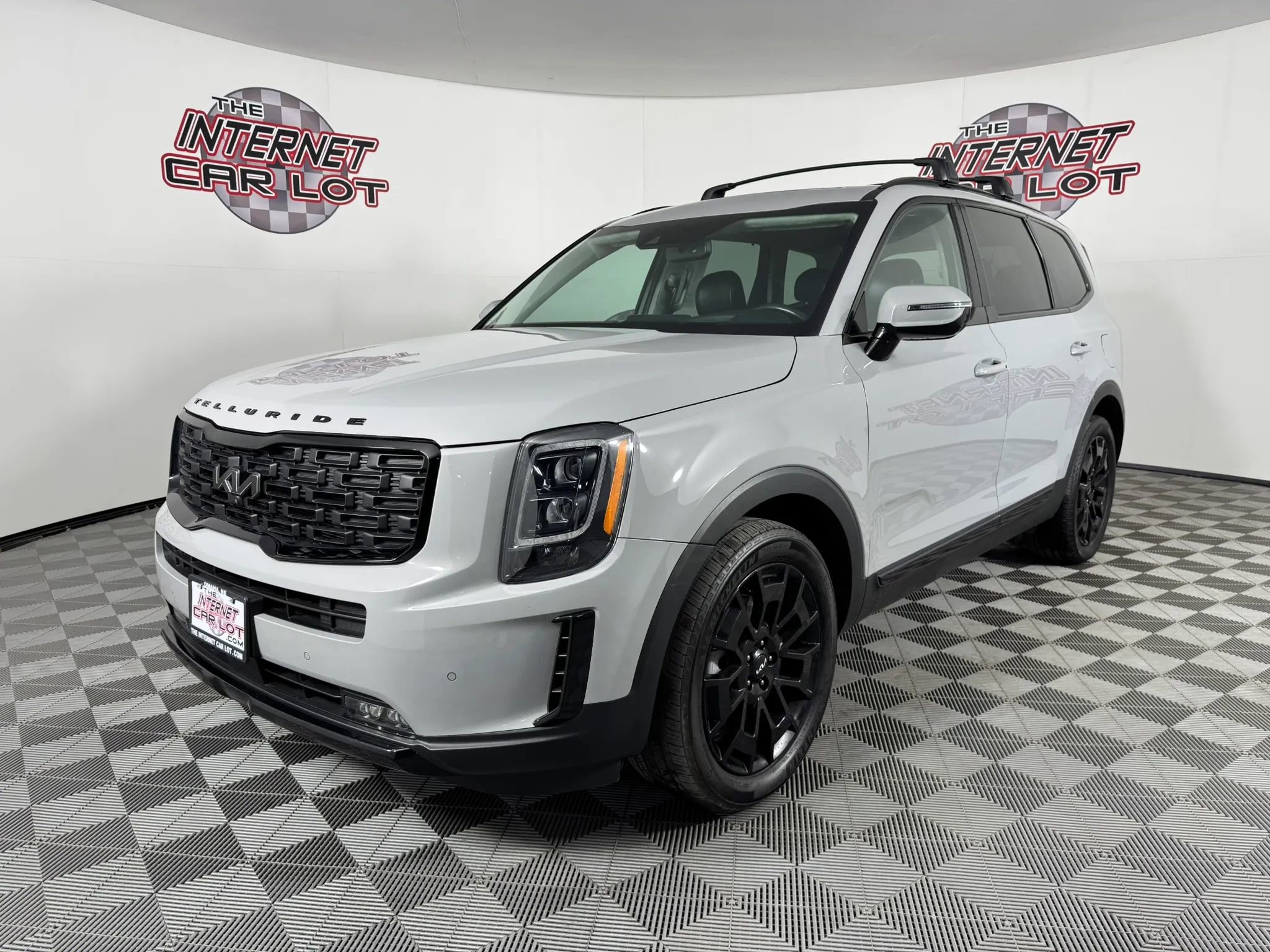 Used 2022 Kia Telluride SX w/ SX Prestige Package AWD/4WD image 3